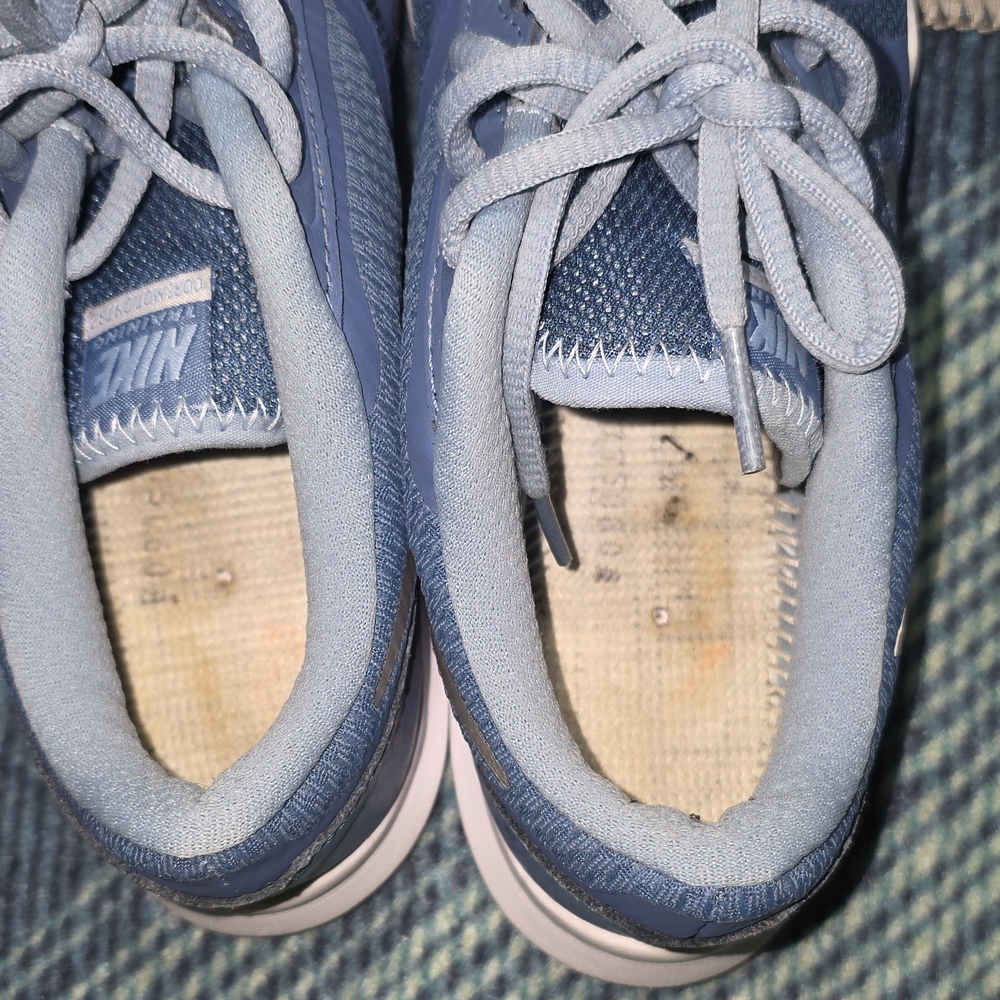 Nike Blue Running Shoes - Picture 4 of 8